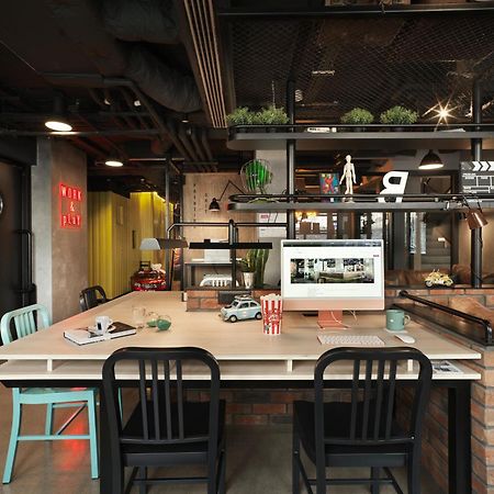 Moxy Belgrade Belgrado Exterior foto