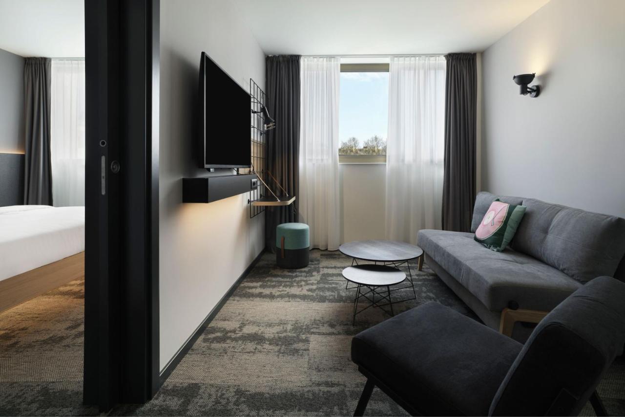 Moxy Belgrade Belgrado Exterior foto