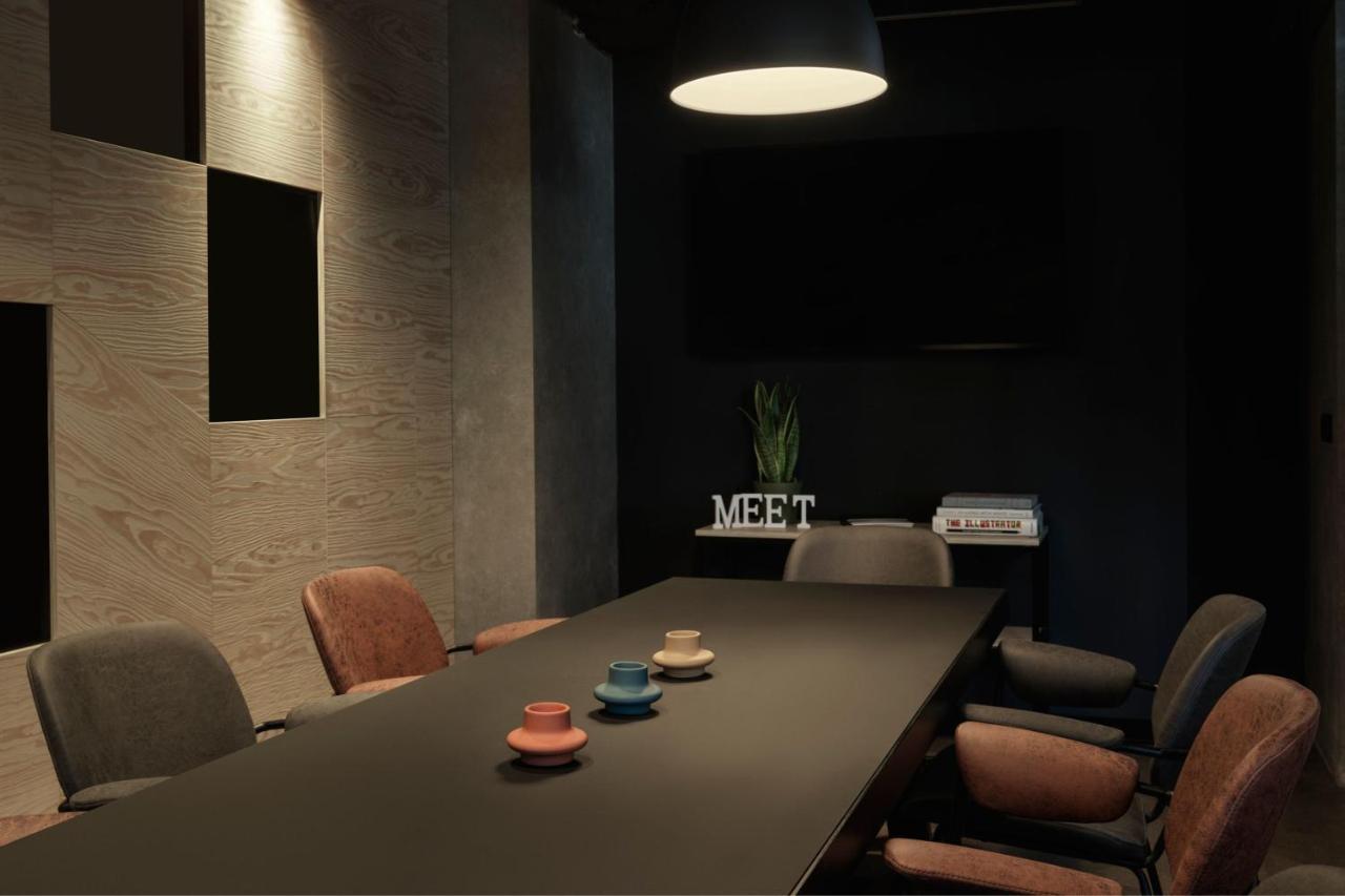 Moxy Belgrade Belgrado Exterior foto