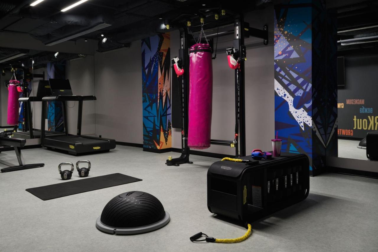 Moxy Belgrade Belgrado Exterior foto