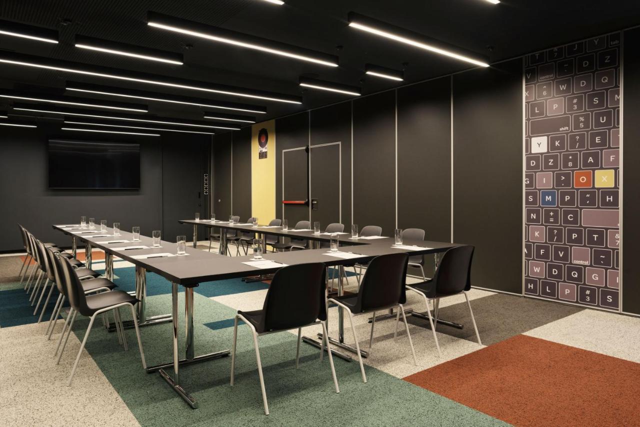 Moxy Belgrade Belgrado Exterior foto