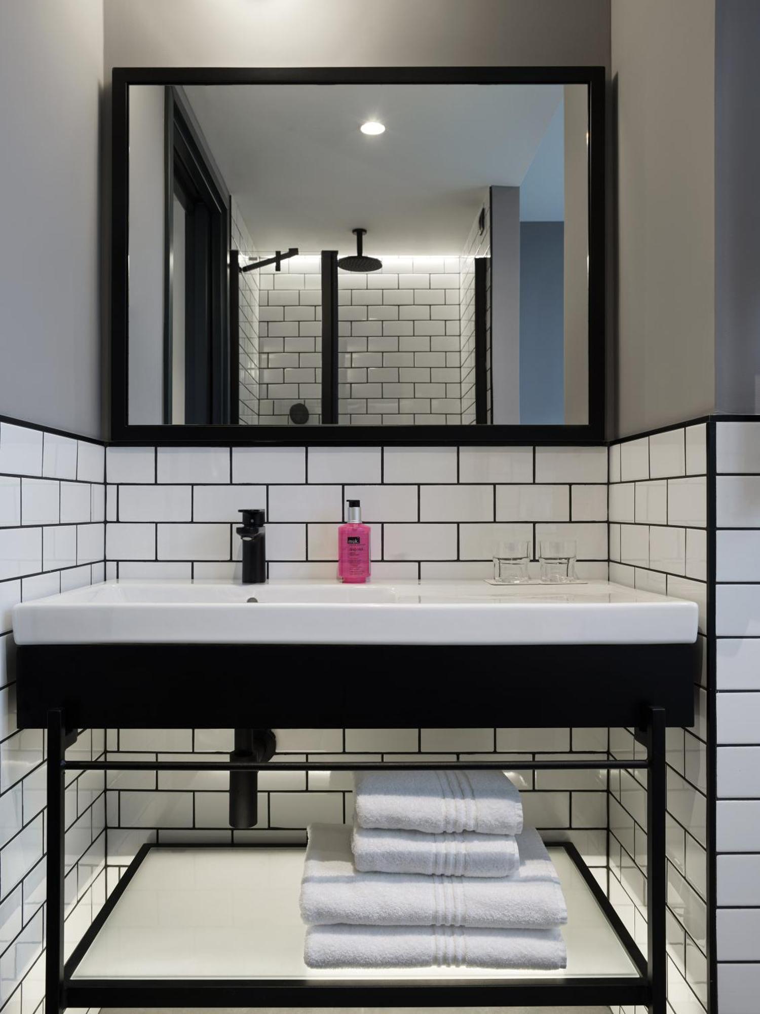 Moxy Belgrade Belgrado Exterior foto